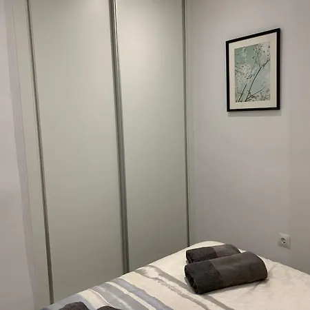 Con Encanto Y Piscina Apartman