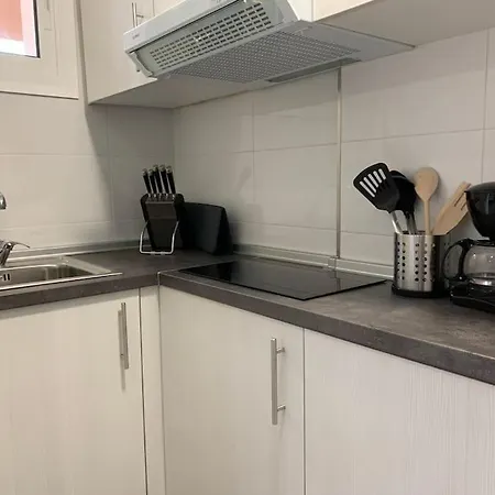 Con Encanto Y Piscina *