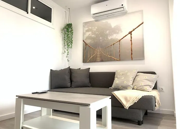 Con Encanto Y Piscina Fuengirola