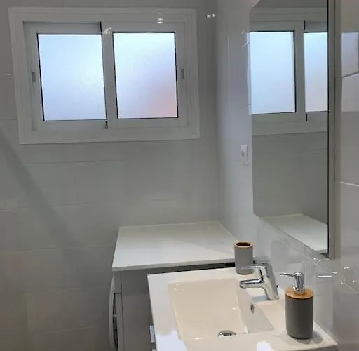 Con Encanto Y Piscina