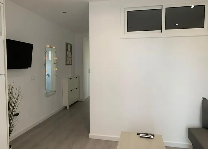 Con Encanto Y Piscina Apartment *