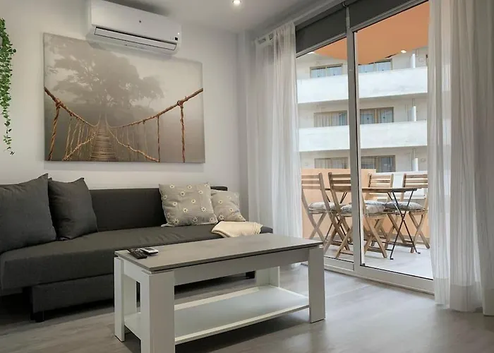 Con Encanto Y Piscina Apartment *